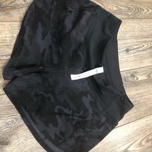 Lululemon speed up shorts- camo - size 4 (tall)